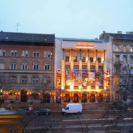 Luxury Artdeco Apartment